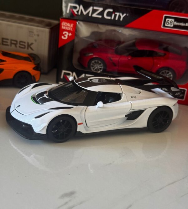 Koenigsegg Jesko 1:32