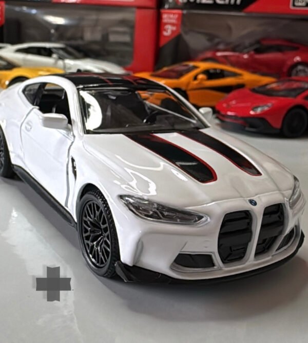 BMW M4 1:32