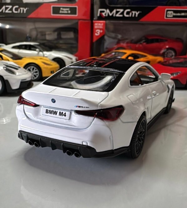 BMW M4 1:32