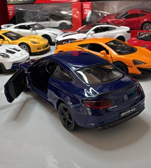 Mercedes-Benz AMG C 63 1:32