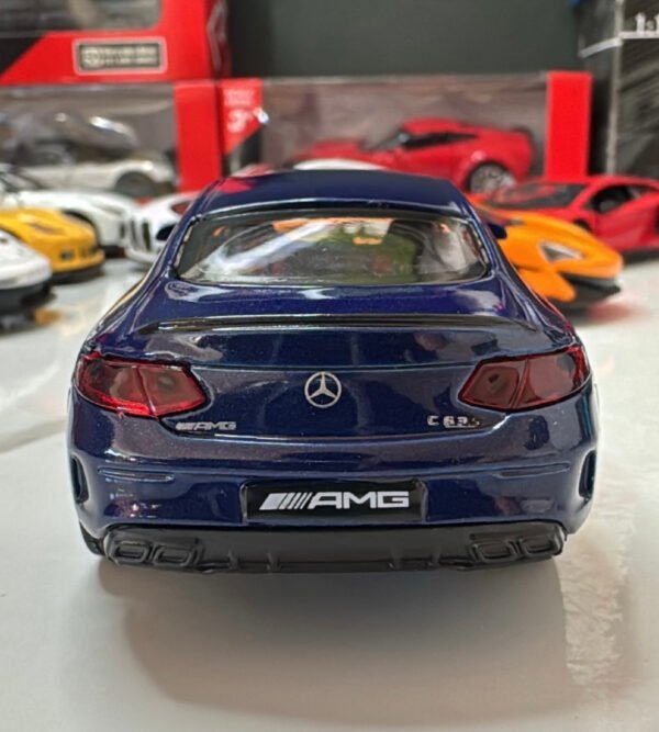 Mercedes-Benz AMG C 63 1:32