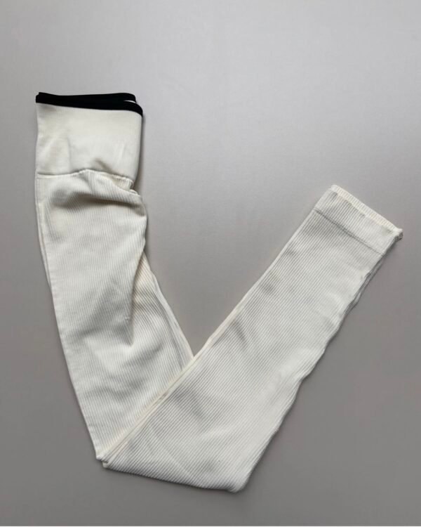 Screenshot Leggins Rib Sesgo con Push Premium